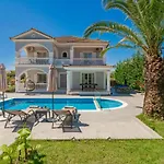 Luxury Villa Vanato & Pool