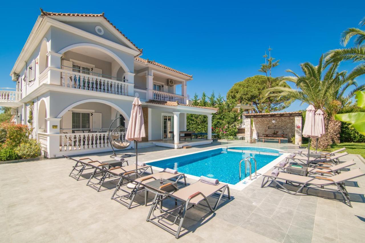Luxury Vanato & Pool Villa *