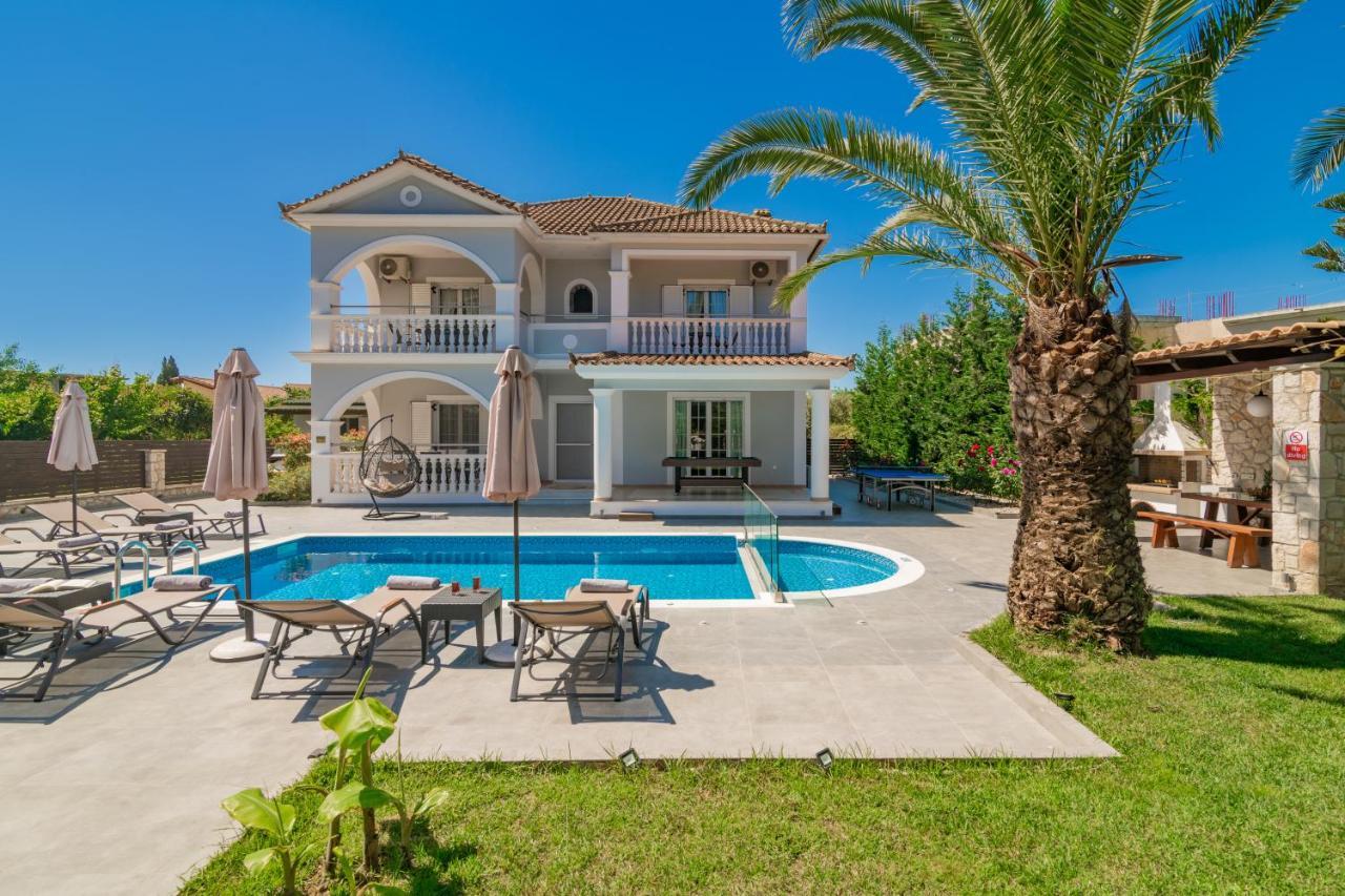 Luxury Vanato & Pool Villa