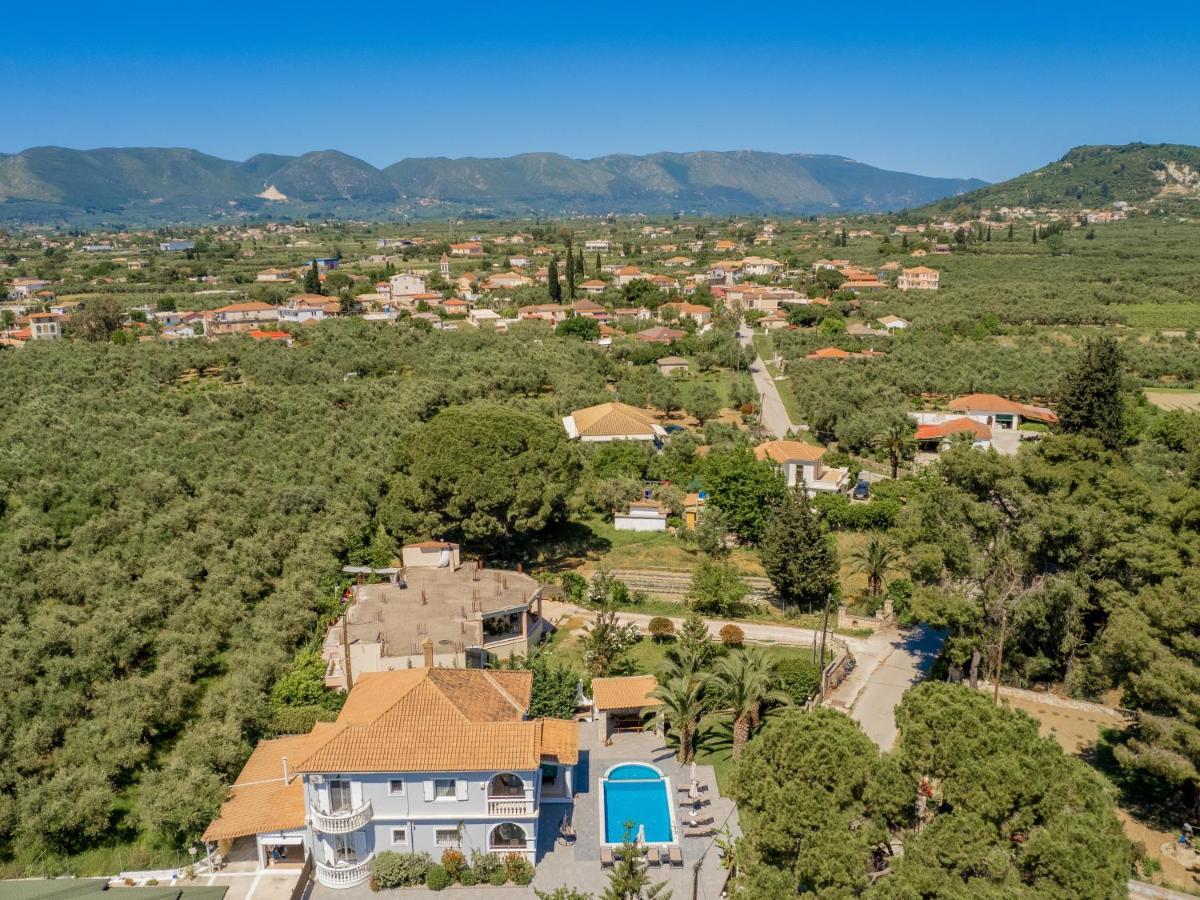 Luxury Vanato & Pool Villa Koukounariá