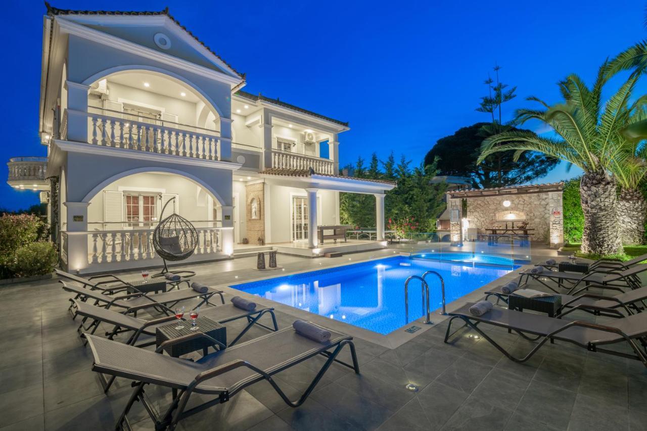 Luxury Vanato & Pool Villa Koukounariá